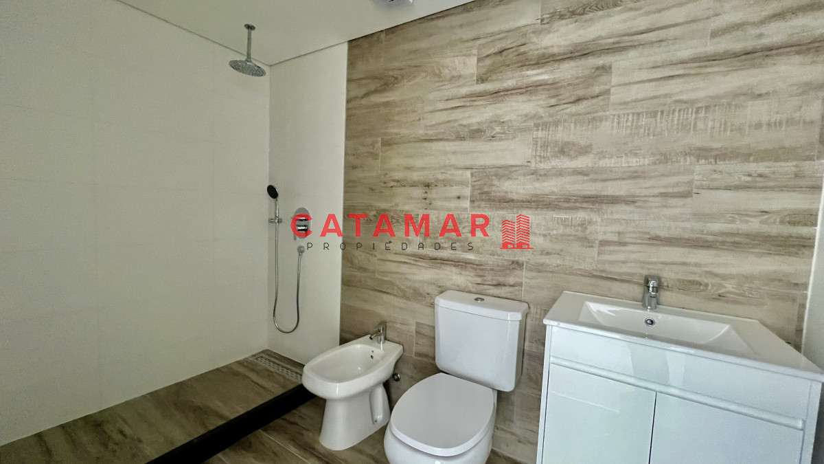 Apartamento ID.717 - Alquiler anual departamento edificio Italia maldonado