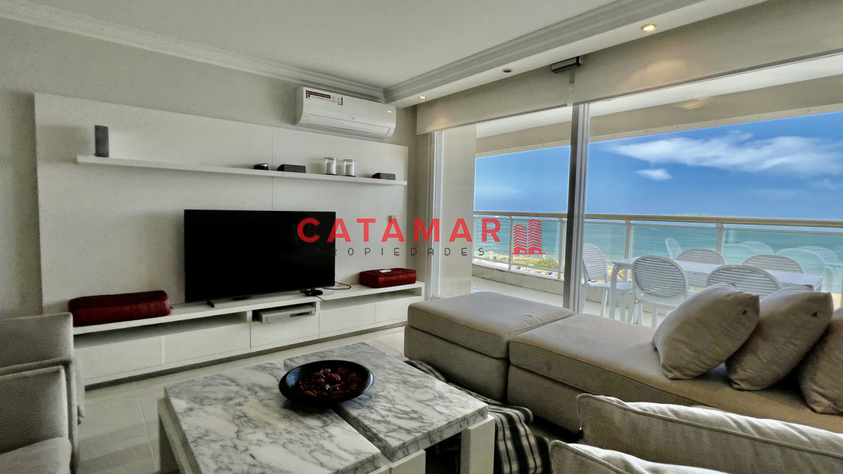 Apartamento ID.742 - Apartamento primera linea playa mansa Le Jardin en venta