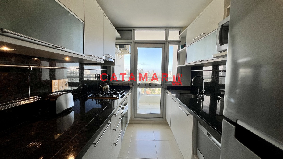 Apartamento ID.490 - Departamento dos dormitorios vista al mar Playa Mansa Punta del Este