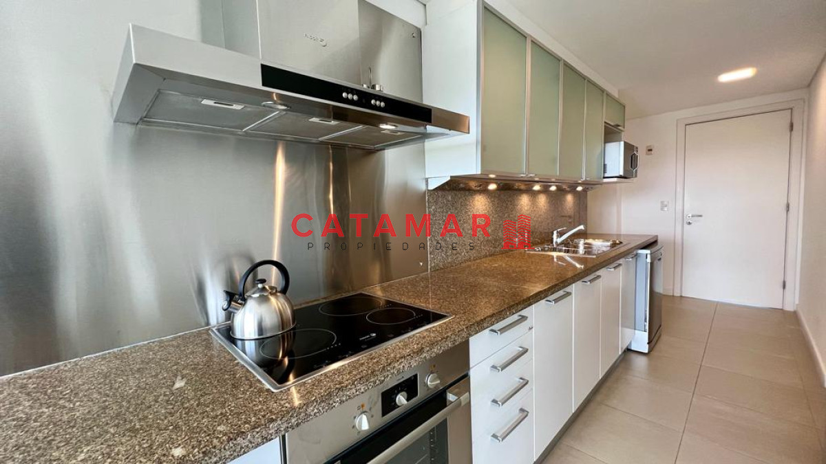 Apartamento ID.476 - Le Parc II dos dormitorios en suite habitación de servicio Playa Brava Punta del Este