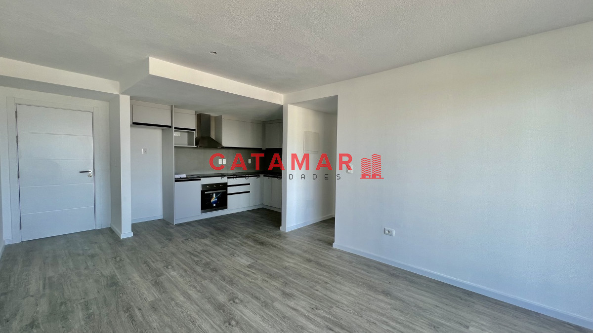 Apartamento ID.717 - Alquiler anual departamento edificio Italia maldonado