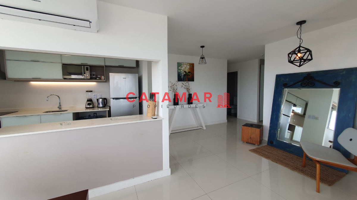 Apartamento ID.229 - Venta departamento tres dormitorios en suite importante torre zona Mansa Punta del este