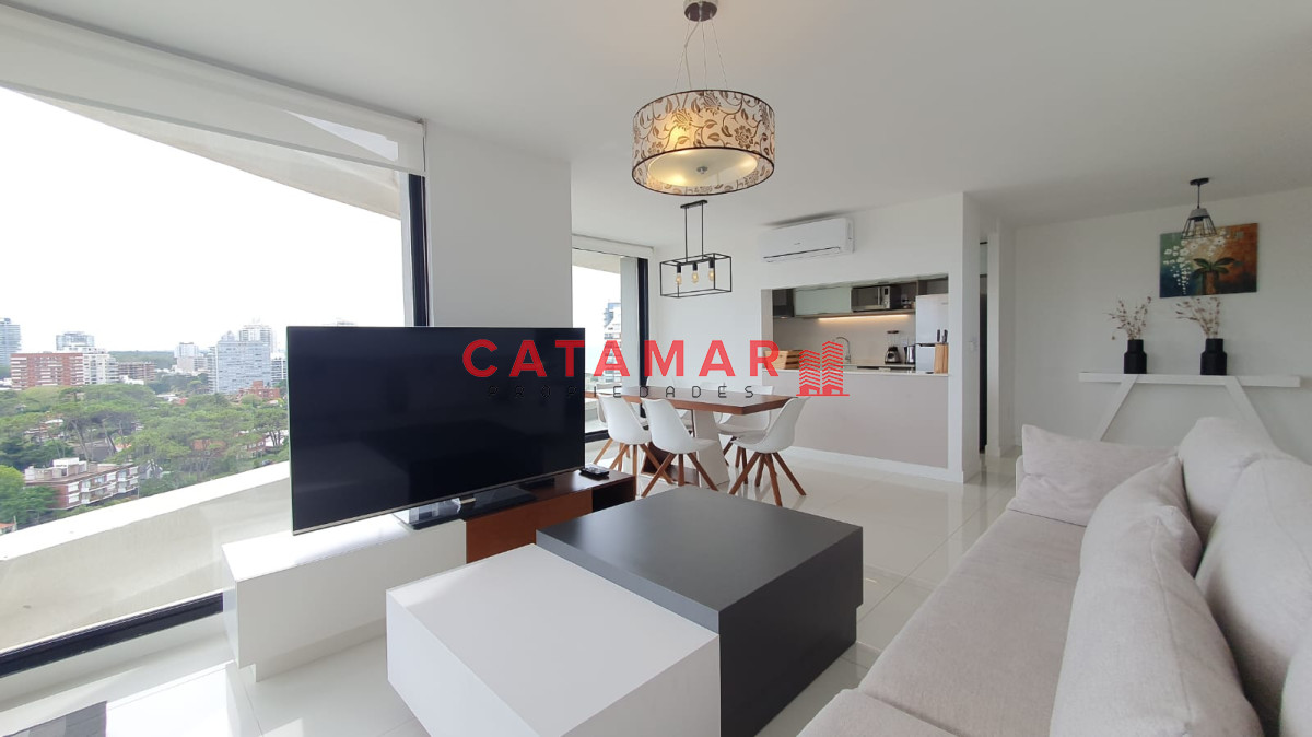 Apartamento ID.229 - Venta departamento tres dormitorios en suite importante torre zona Mansa Punta del este