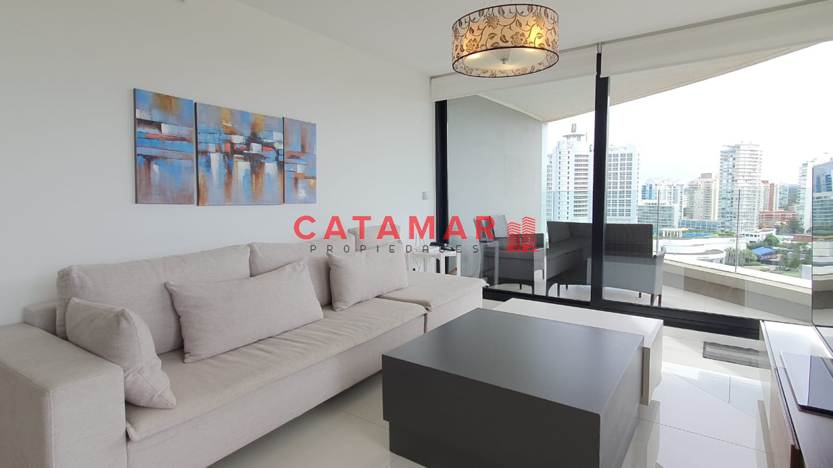 Apartamento ID.229 - Venta departamento tres dormitorios en suite importante torre zona Mansa Punta del este