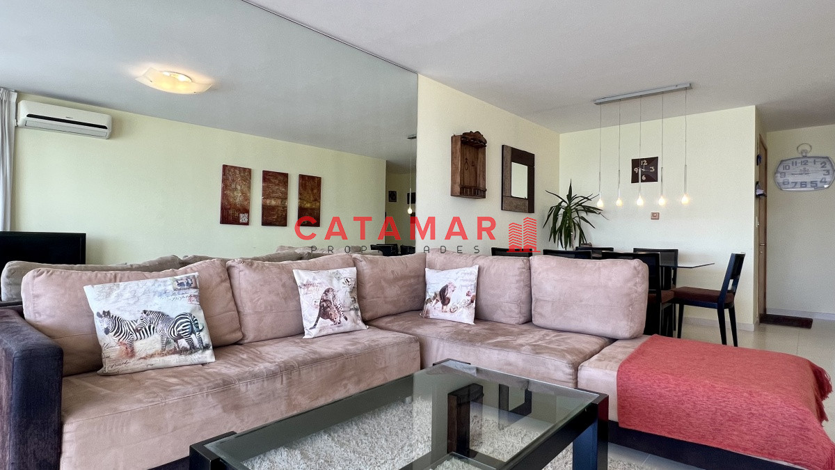 Apartamento ID.490 - Departamento dos dormitorios vista al mar Playa Mansa Punta del Este