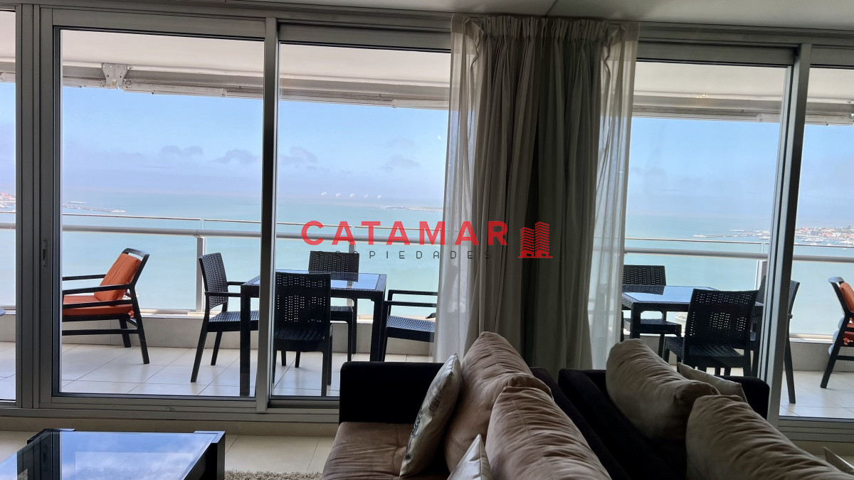 Apartamento ID.490 - Departamento dos dormitorios vista al mar Playa Mansa Punta del Este