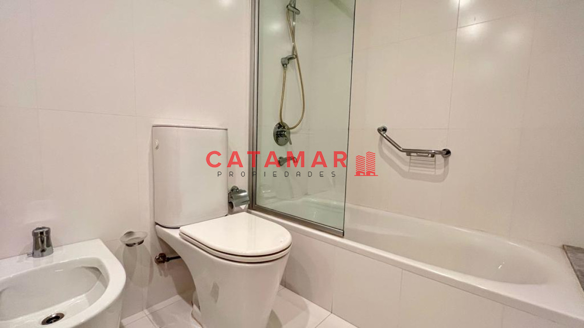 Apartamento ID.476 - Le Parc II dos dormitorios en suite habitación de servicio Playa Brava Punta del Este