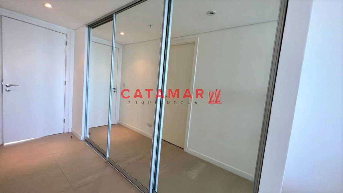 Apartamento ID.476 - Le Parc II dos dormitorios en suite habitación de servicio Playa Brava Punta del Este