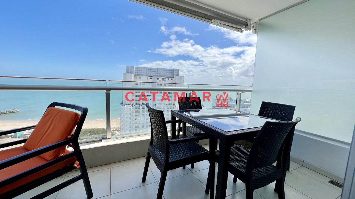 Apartamento ID.490 - Departamento dos dormitorios vista al mar Playa Mansa Punta del Este
