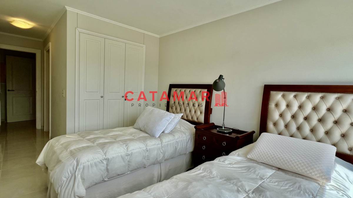 Apartamento ID.742 - Apartamento primera linea playa mansa Le Jardin en venta