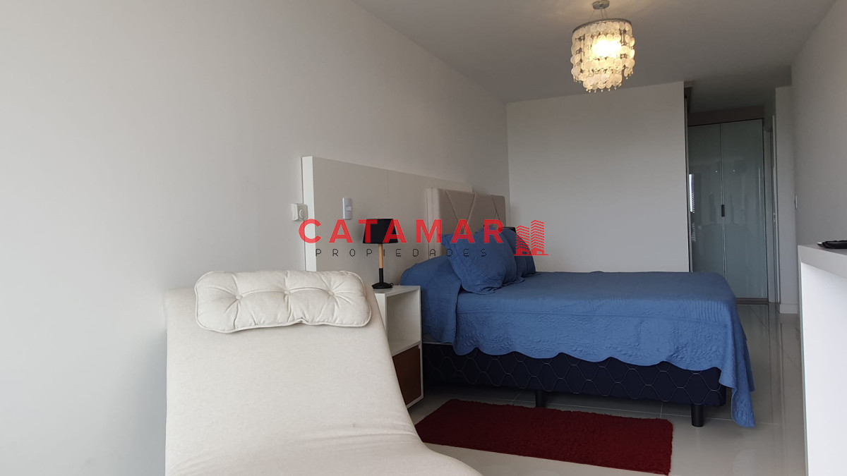 Apartamento ID.229 - Venta departamento tres dormitorios en suite importante torre zona Mansa Punta del este