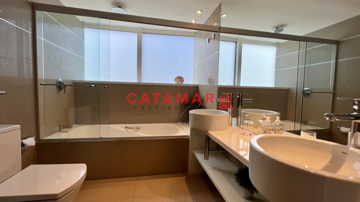 Apartamento ID.480 - Departamento Alexander Collection de tres dormitorios habitación de servicio Punta del Este Playa Mansa