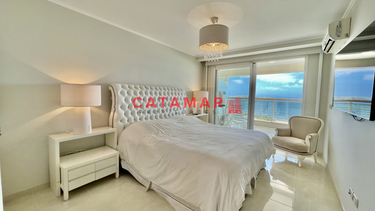 Apartamento ID.742 - Apartamento primera linea playa mansa Le Jardin en venta