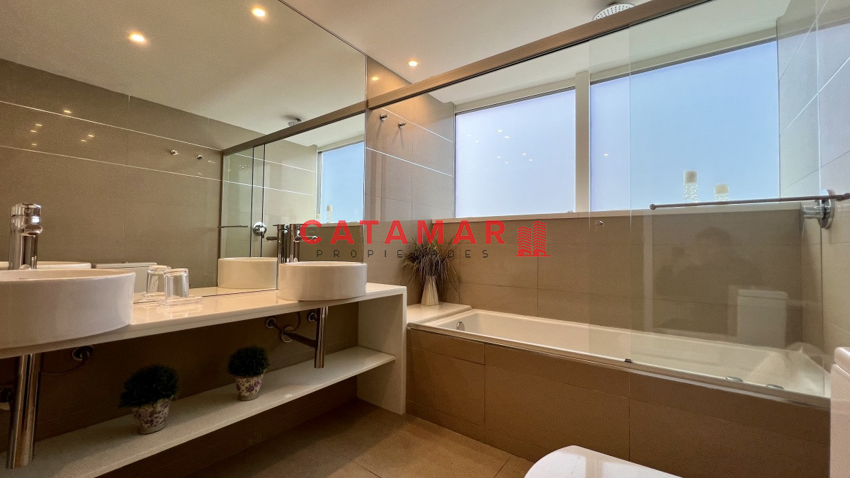 Apartamento ID.480 - Departamento Alexander Collection de tres dormitorios habitación de servicio Punta del Este Playa Mansa