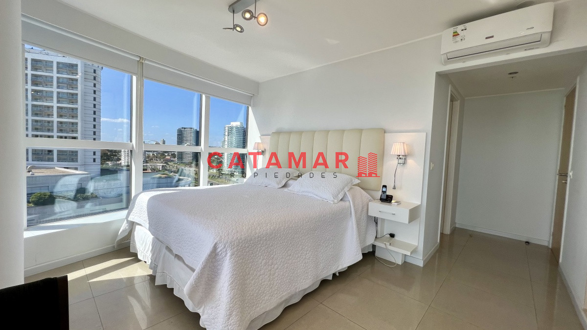 Apartamento ID.480 - Departamento Alexander Collection de tres dormitorios habitación de servicio Punta del Este Playa Mansa