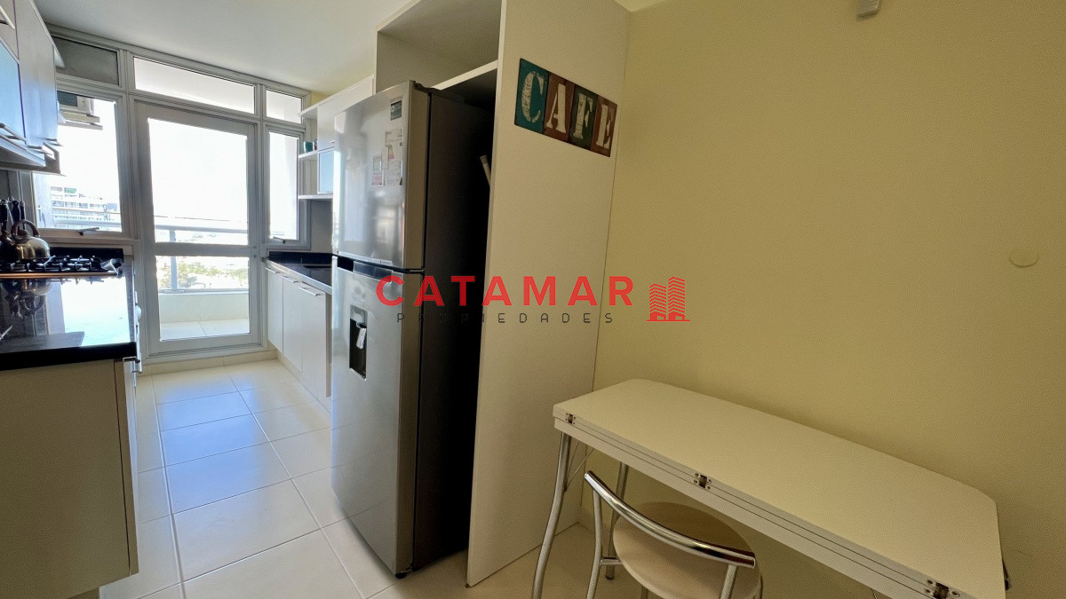 Apartamento ID.490 - Departamento dos dormitorios vista al mar Playa Mansa Punta del Este