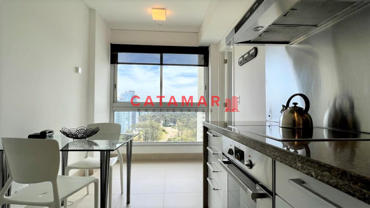 Apartamento ID.476 - Le Parc II dos dormitorios en suite habitación de servicio Playa Brava Punta del Este