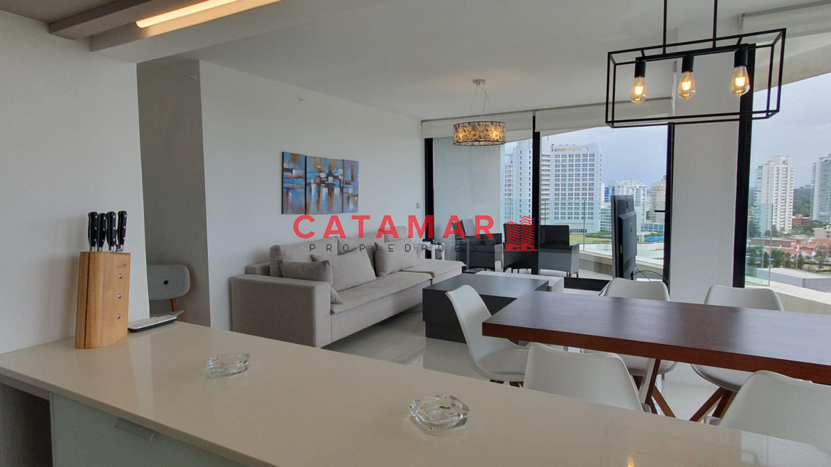 Apartamento ID.229 - Venta departamento tres dormitorios en suite importante torre zona Mansa Punta del este