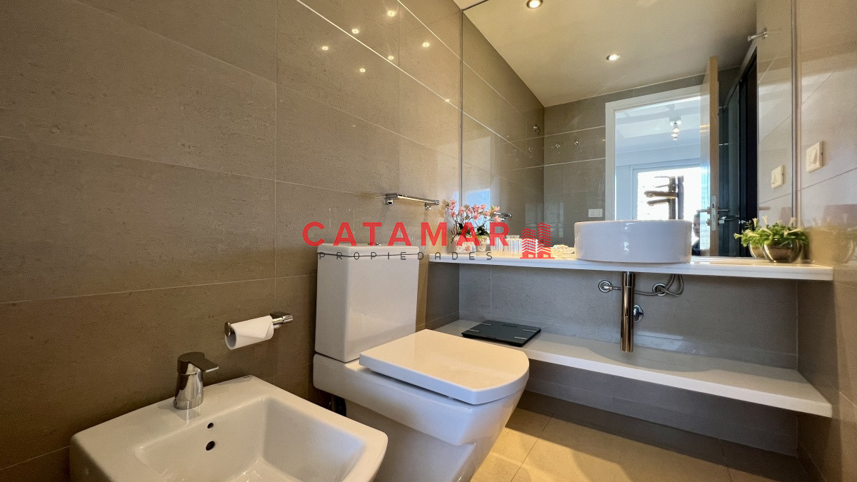 Apartamento ID.480 - Departamento Alexander Collection de tres dormitorios habitación de servicio Punta del Este Playa Mansa