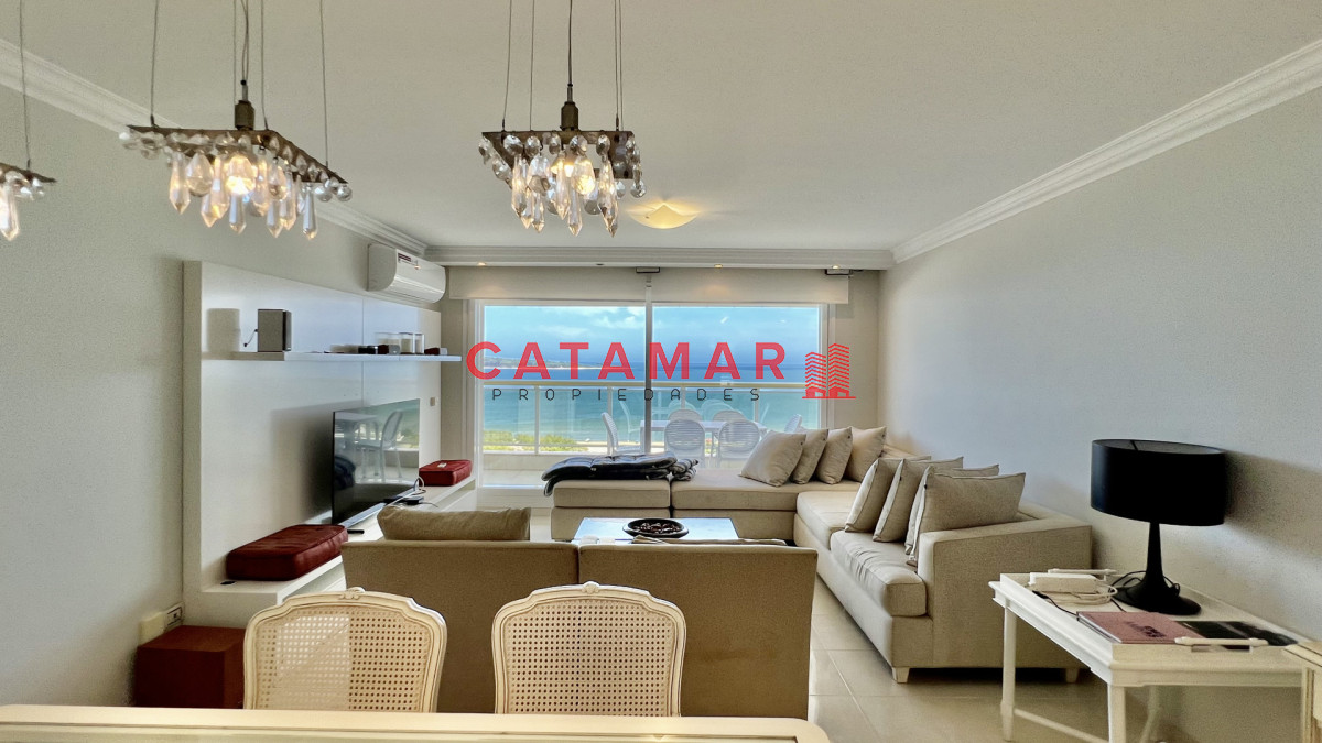Apartamento ID.742 - Apartamento primera linea playa mansa Le Jardin en venta