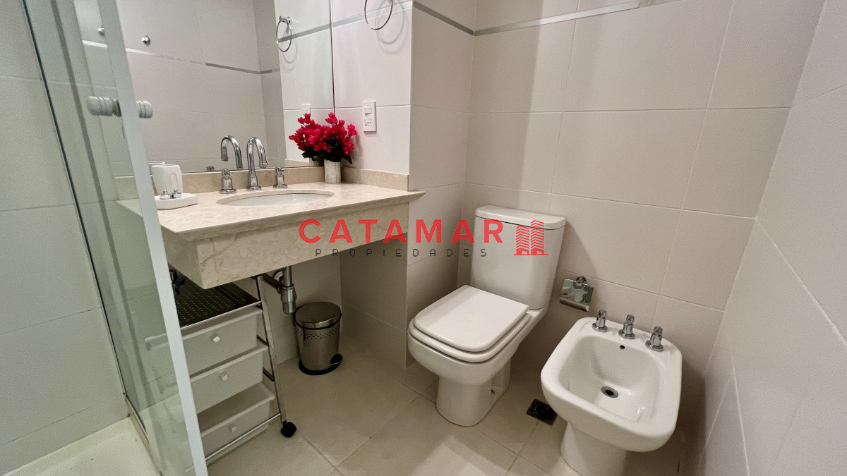 Apartamento ID.490 - Departamento dos dormitorios vista al mar Playa Mansa Punta del Este