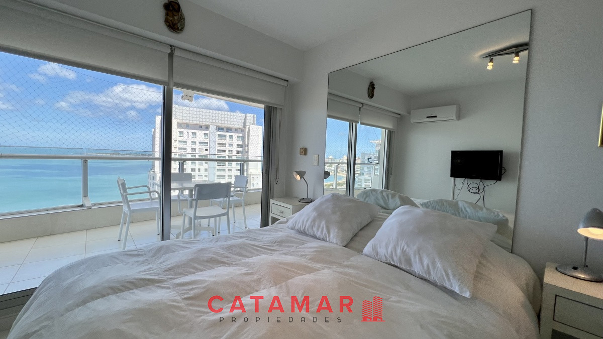 Apartamento ID.549 - Departamento dos dormitorios dos baños en suite Season Tower Playa Mansa Punta del Este
