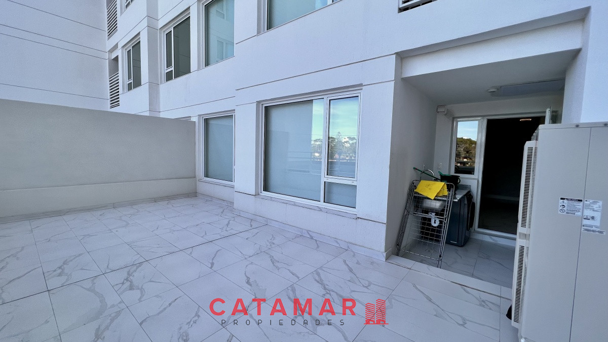Apartamento ID.455 - Venta departamento tres dormitorios en suite Playa Mansa Punta del Este