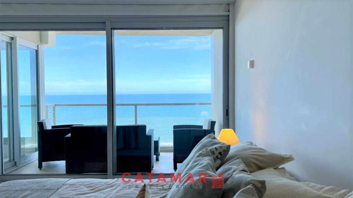 Apartamento ID.476 - Le Parc II dos dormitorios en suite habitación de servicio Playa Brava Punta del Este