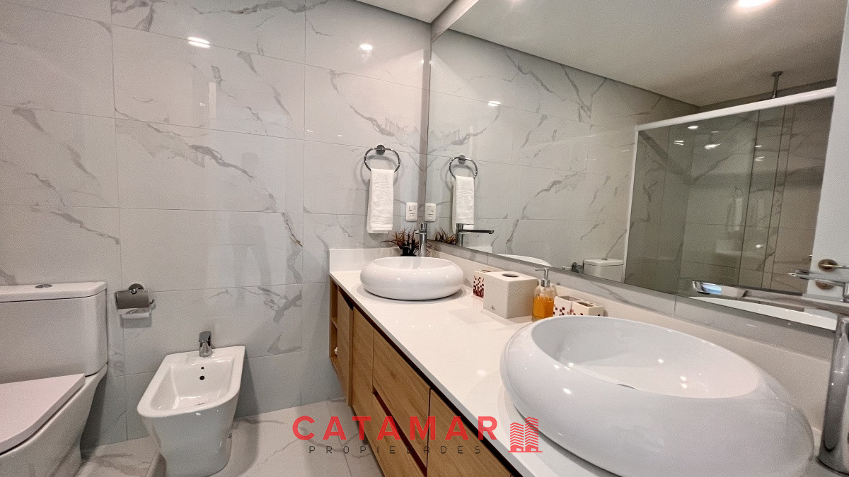 Apartamento ID.455 - Venta departamento tres dormitorios en suite Playa Mansa Punta del Este
