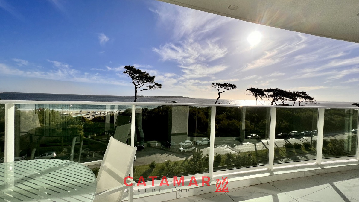 Apartamento ID.455 - Venta departamento tres dormitorios en suite Playa Mansa Punta del Este