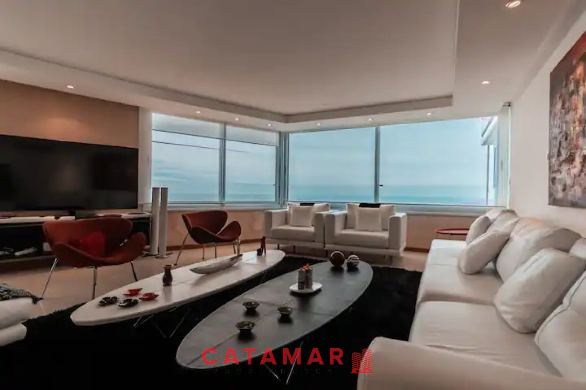 Apartamento ID.654 - Departamento Tiburon de tres dormitorios mas dependencia Playa Brava Punta del Este