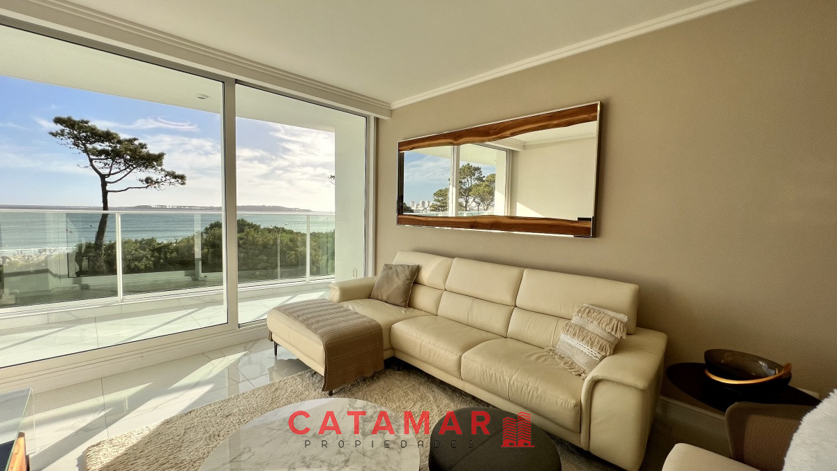 Apartamento ID.455 - Venta departamento tres dormitorios en suite Playa Mansa Punta del Este