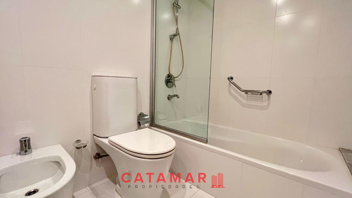 Apartamento ID.476 - Le Parc II dos dormitorios en suite habitación de servicio Playa Brava Punta del Este