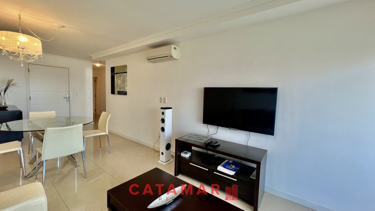 Apartamento ID.618 - Venta departamento dos dormitorios en suite habitación de servicio parrillero Playa Mansa Punta del este