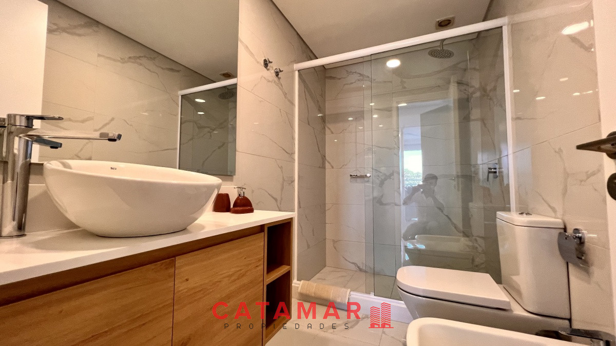 Apartamento ID.455 - Venta departamento tres dormitorios en suite Playa Mansa Punta del Este