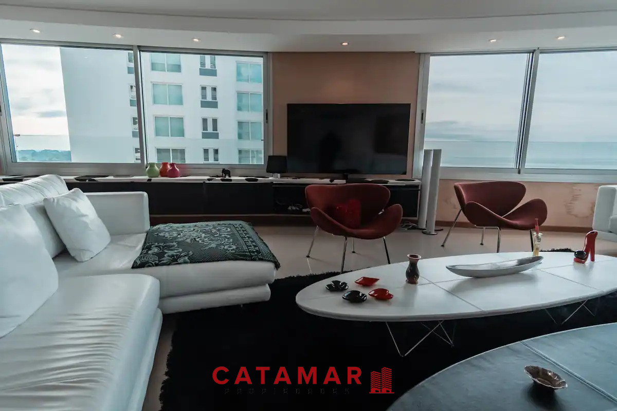 Apartamento ID.654 - Departamento Tiburon de tres dormitorios mas dependencia Playa Brava Punta del Este