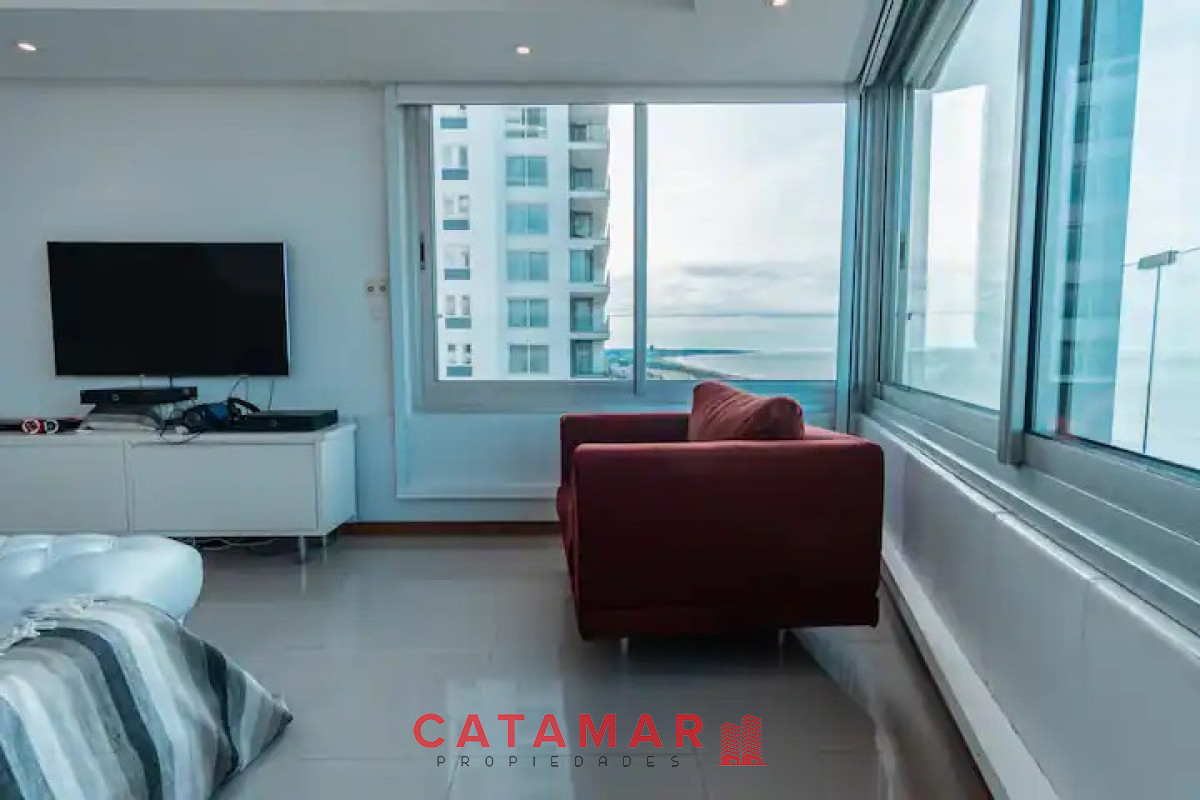 Apartamento ID.654 - Departamento Tiburon de tres dormitorios mas dependencia Playa Brava Punta del Este