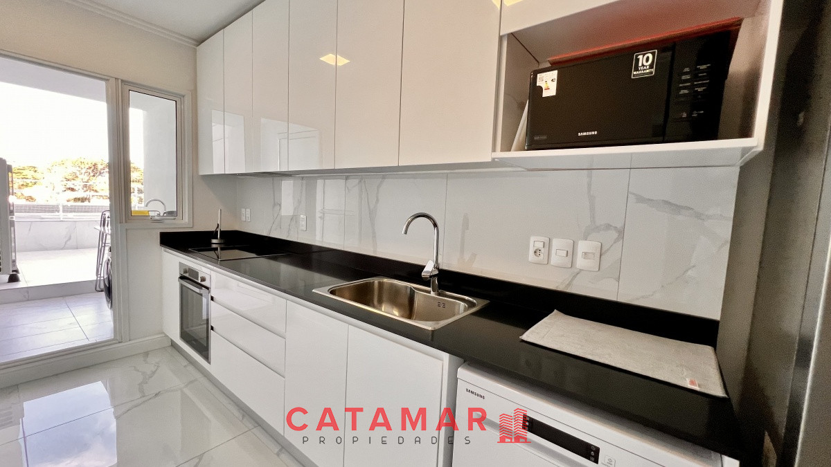 Apartamento ID.455 - Venta departamento tres dormitorios en suite Playa Mansa Punta del Este