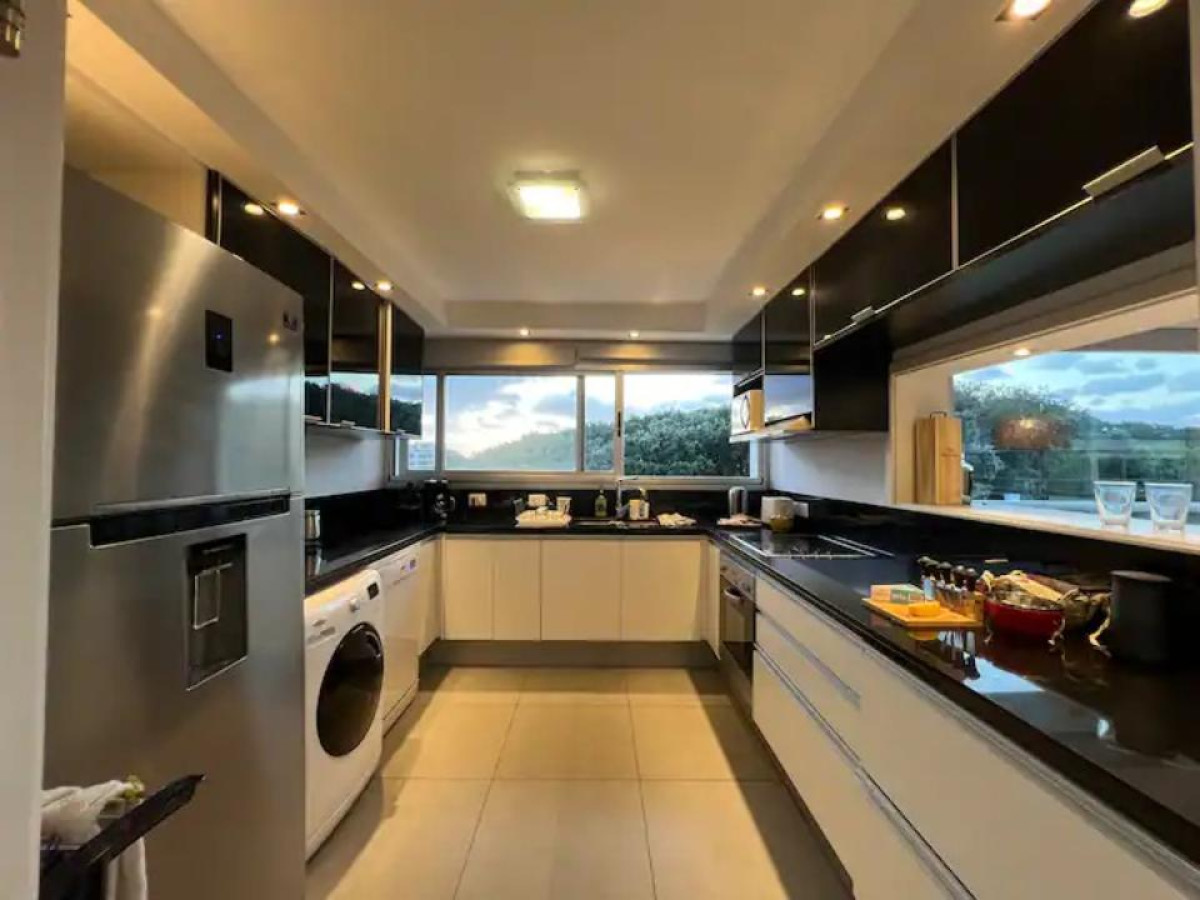 Apartamento ID.601 - Departamento amplio complejo Silente dos dormitorios dos baños Playa Brava Punta del Este