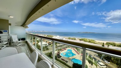 Apartamento primera linea playa mansa Le Jardin en venta
