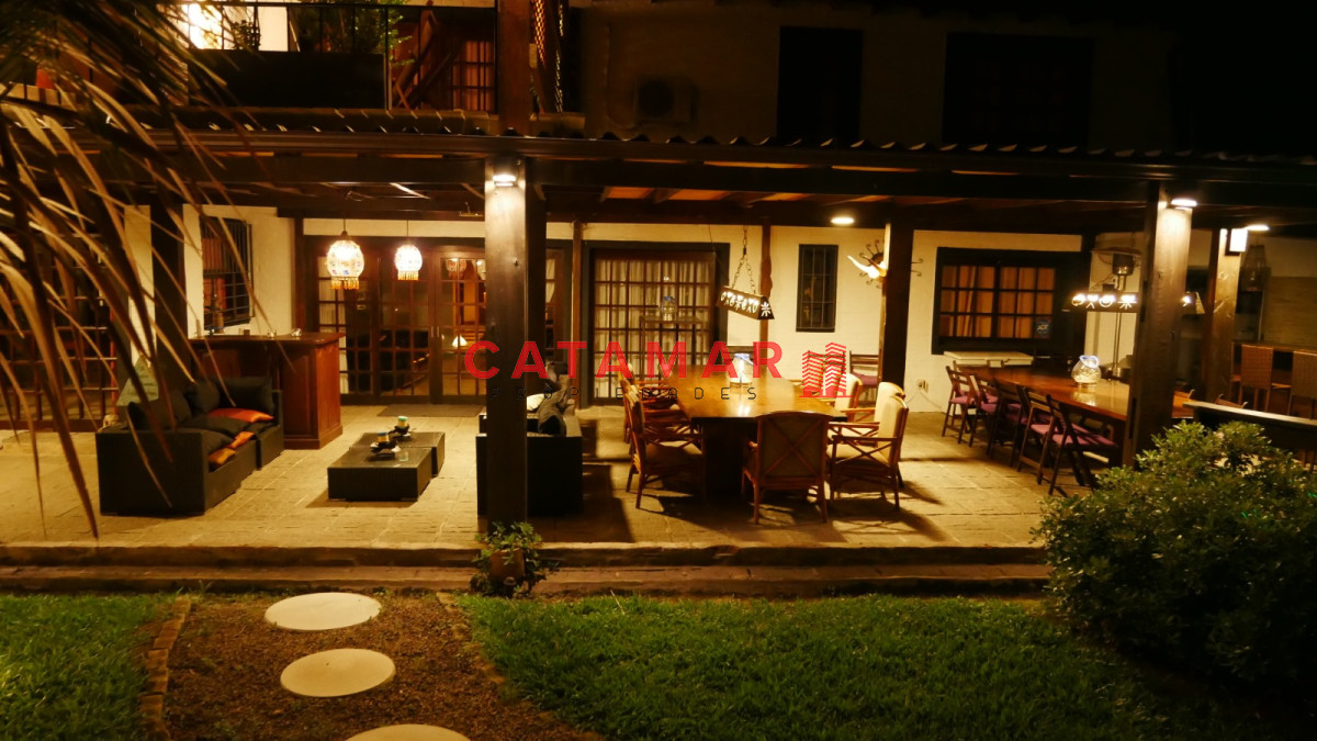 Casa ID.92 - Chalet en Club del Lago