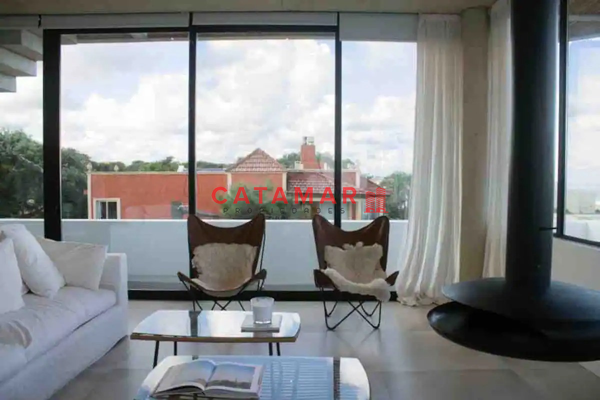 Casa ID.712 - Casa tres dormitorios dos baños toillete piscina La Barra Punta del Este