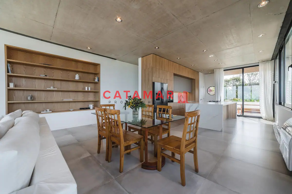 Casa ID.712 - Casa tres dormitorios dos baños toillete piscina La Barra Punta del Este