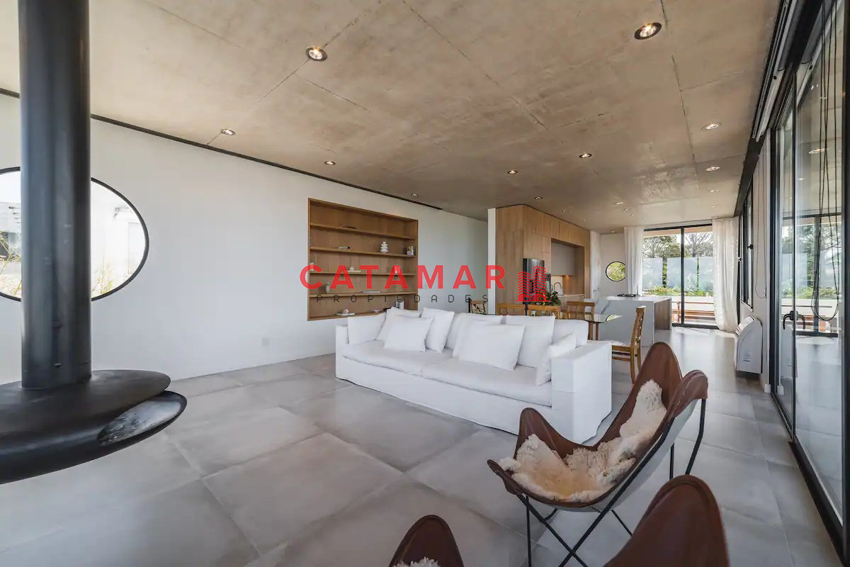 Casa ID.712 - Casa tres dormitorios dos baños toillete piscina La Barra Punta del Este