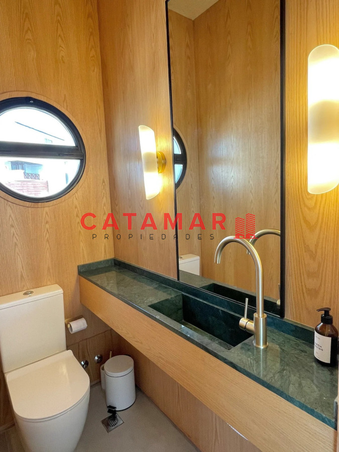 Casa ID.712 - Casa tres dormitorios dos baños toillete piscina La Barra Punta del Este