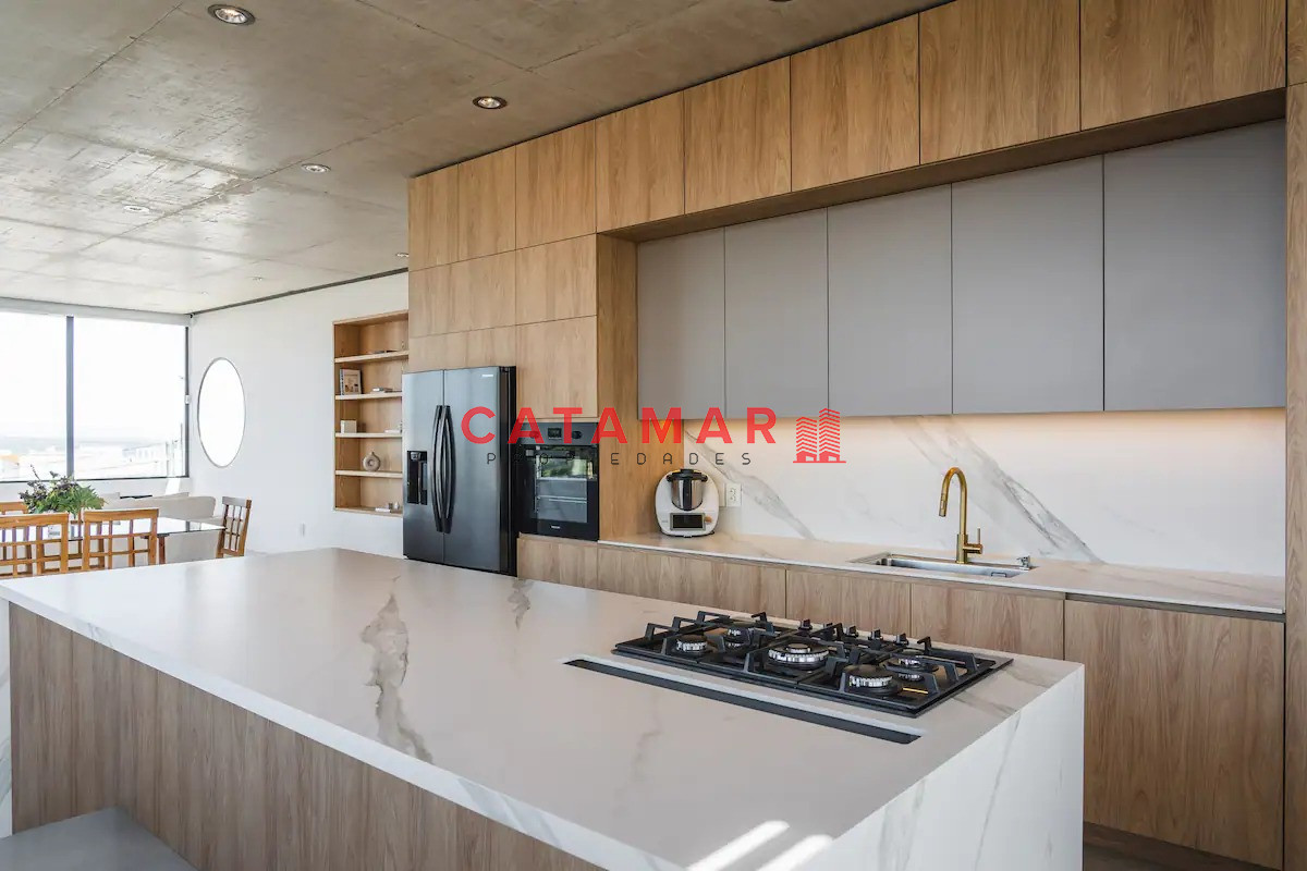 Casa ID.712 - Casa tres dormitorios dos baños toillete piscina La Barra Punta del Este