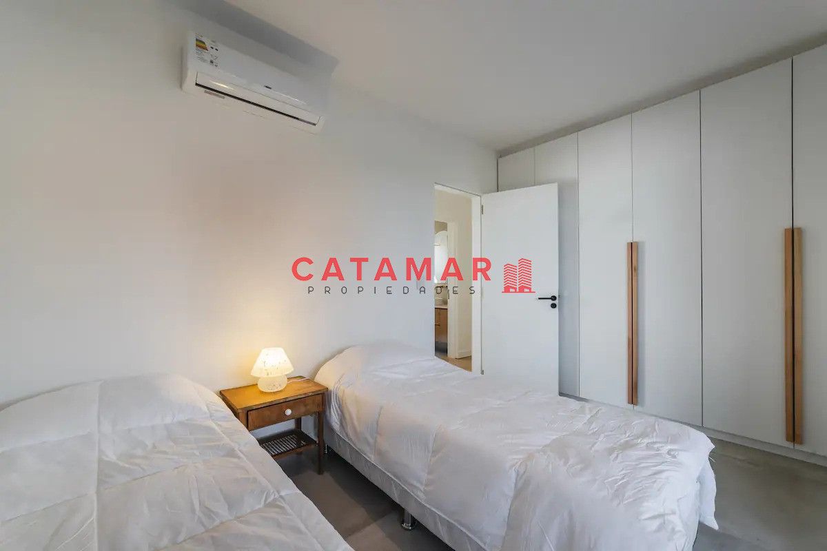 Casa ID.712 - Casa tres dormitorios dos baños toillete piscina La Barra Punta del Este