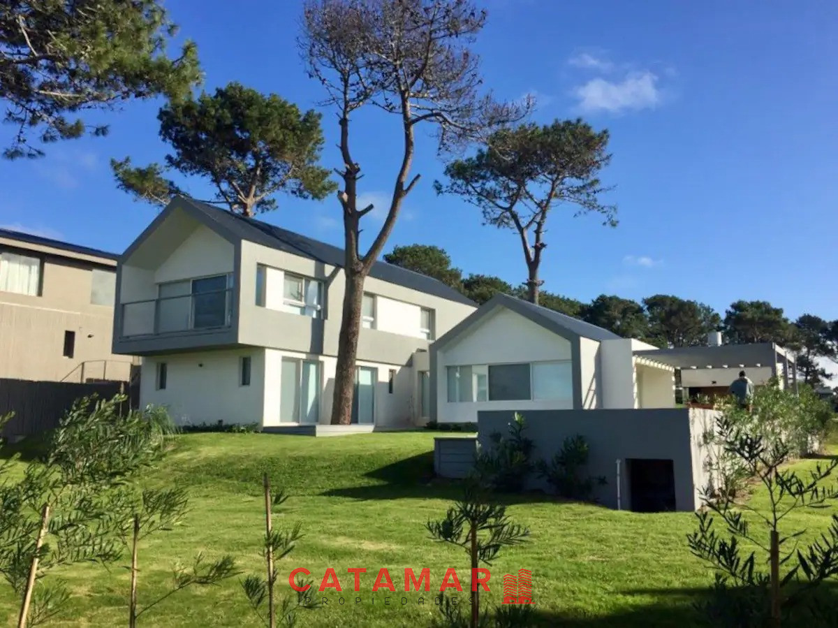 Casa ID.711 - Casa cinco dormitorios piscina parrillero Pinar del Faro Jose Ignacio Punta del Este