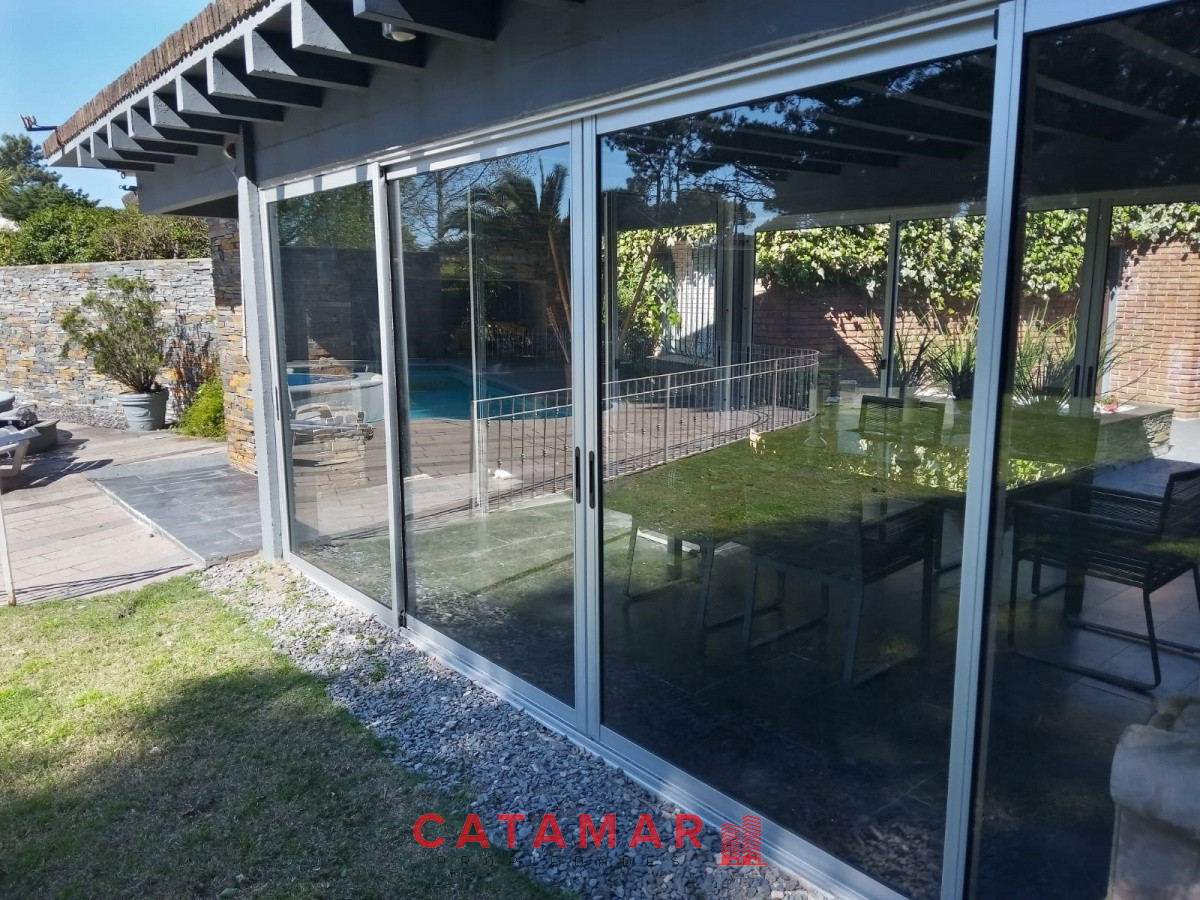 Casa ID.184 - Alquiler de temporada casa tres dormitorios piscina climatizada punta del este