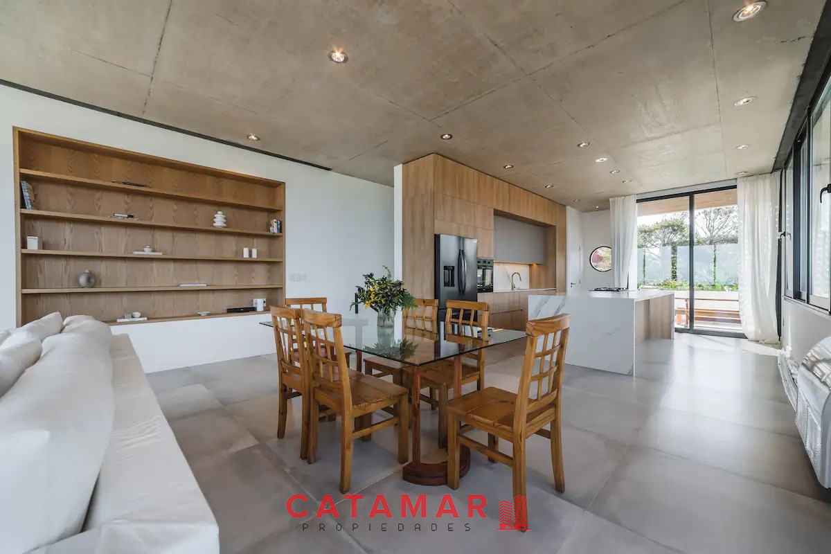 Casa ID.712 - Casa tres dormitorios dos baños toillete piscina La Barra Punta del Este
